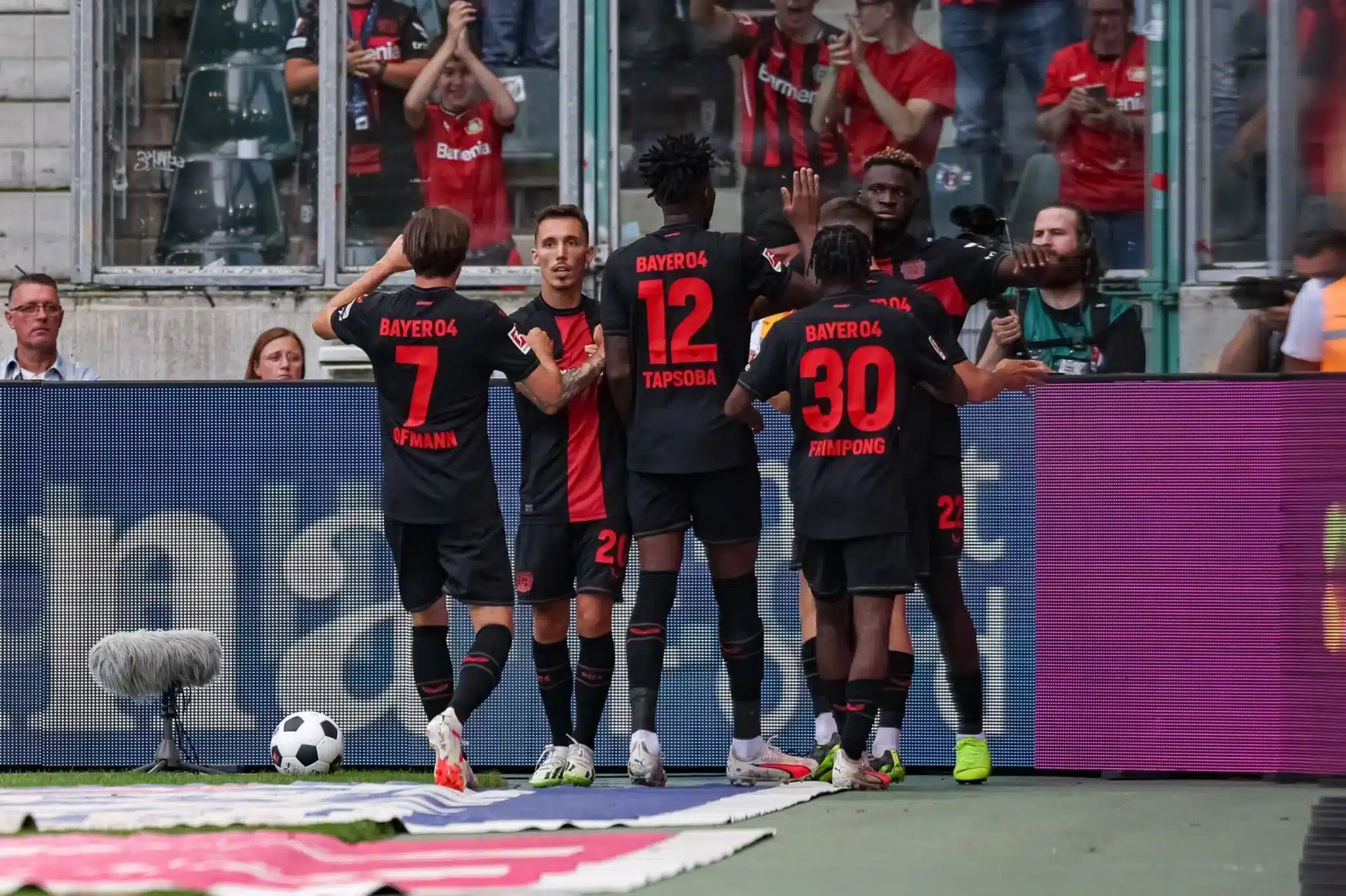 Esultanza Bayer Leverkusen