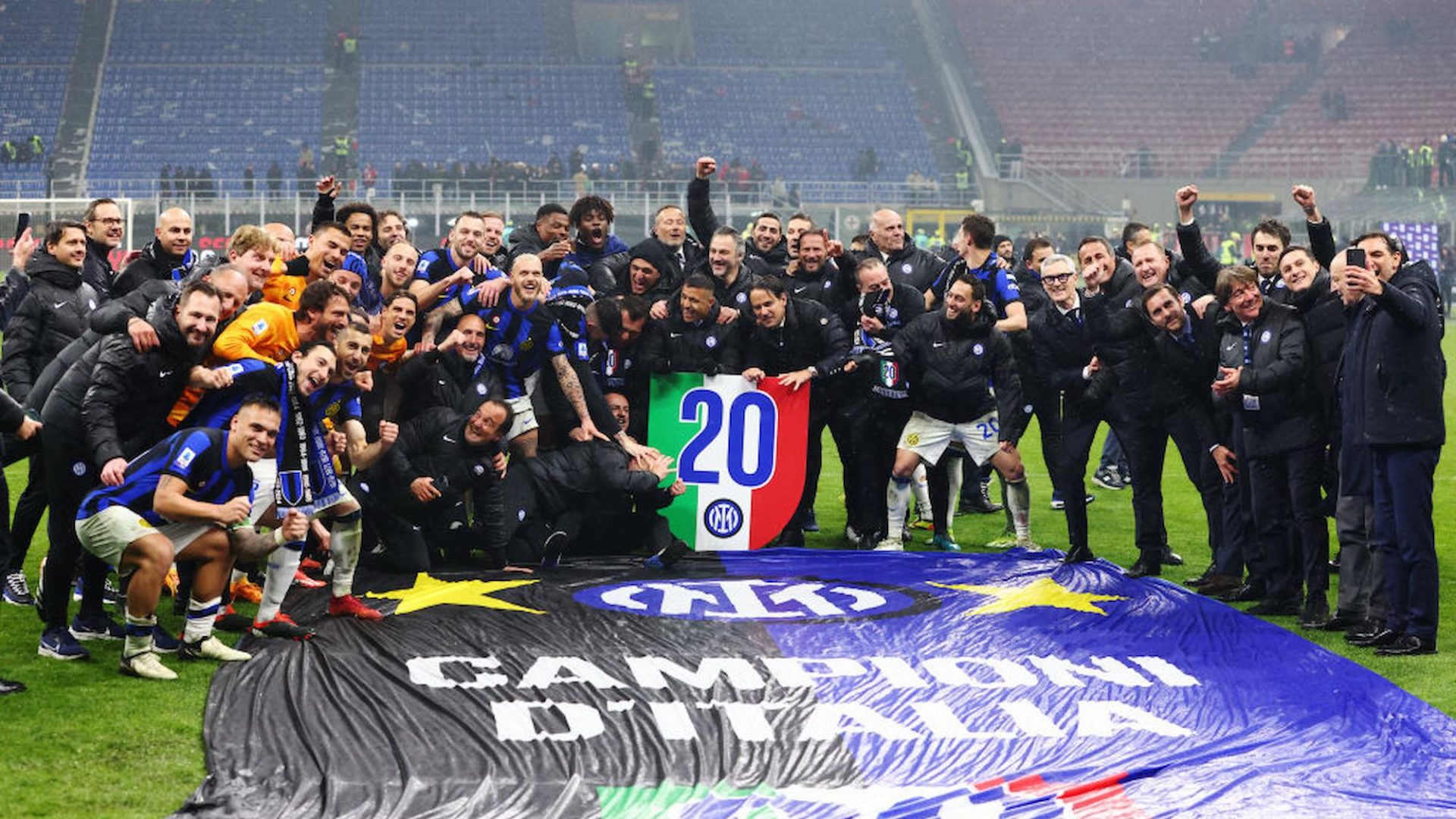 Inter Campione d'Italia: contro la Lazio la consegna del trofeo