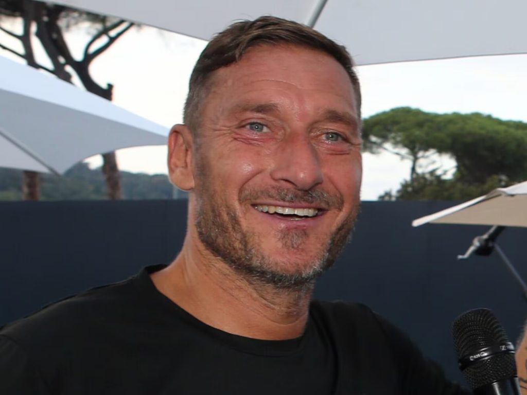 Totti elogia De Rossi e Spalletti: “Amore per la Roma e ambizioni Champions”