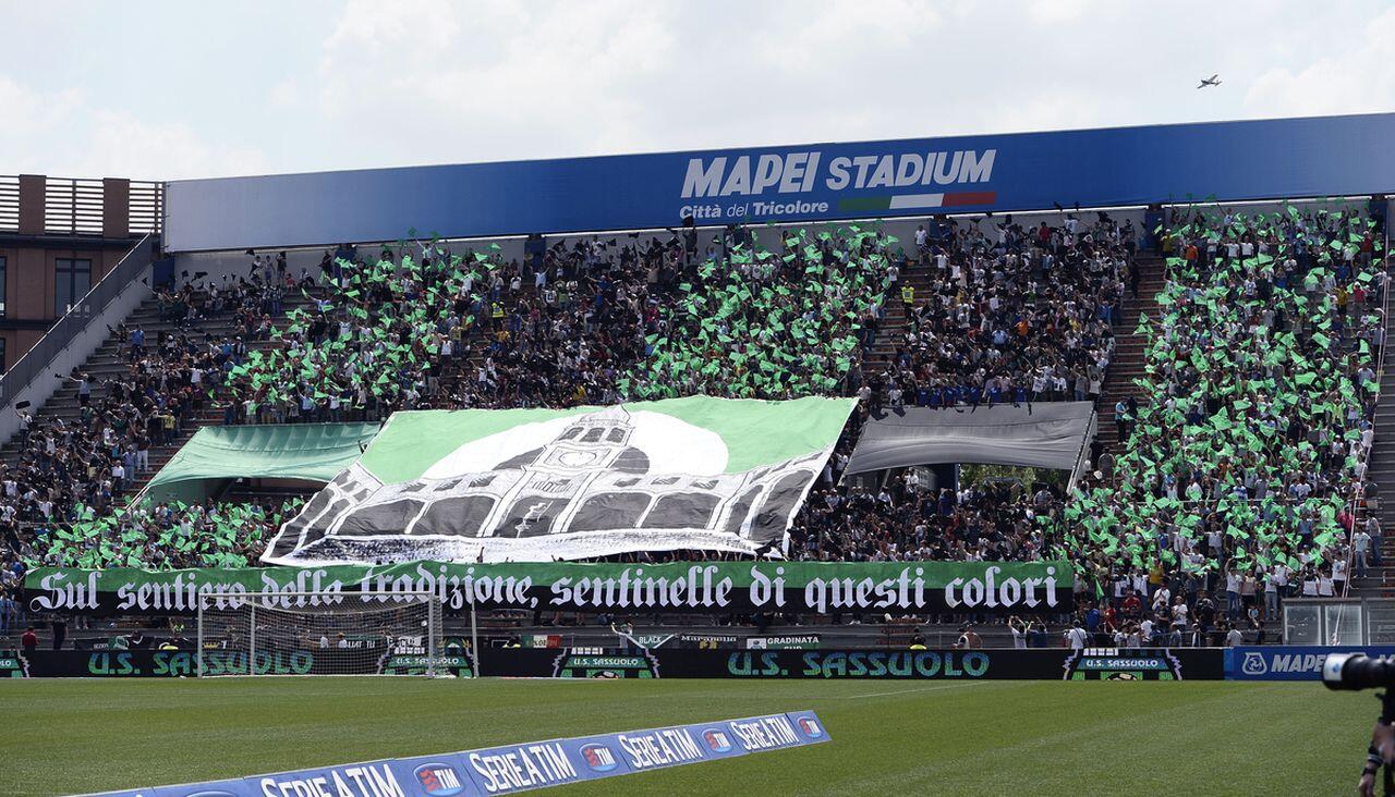 Sassuolo travolto dal Lecce: 3-0 e proteste al Mapei Stadium